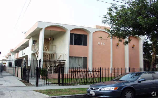 Primary Photo - 615 Walnut St