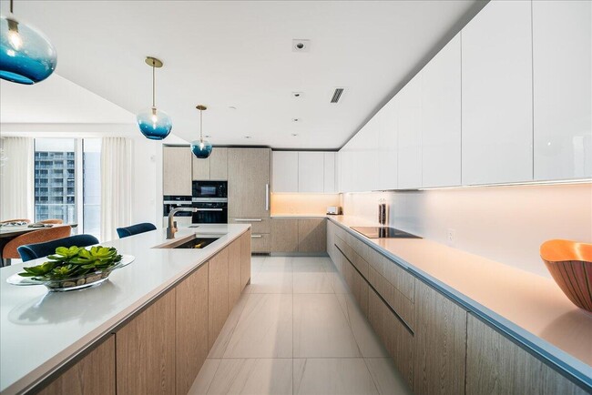 Foto del edificio - 3100 N Ocean Dr