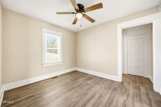 Building Photo - 1217 Kentucky Ave