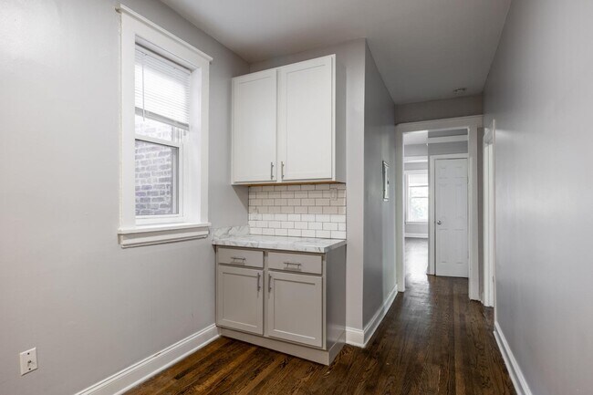 Foto del edificio - 6259 N Lakewood Ave