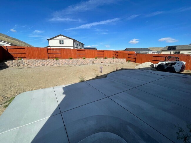 Building Photo - Gorgeous 3 bedroom 2 bath.  Brand new buil...