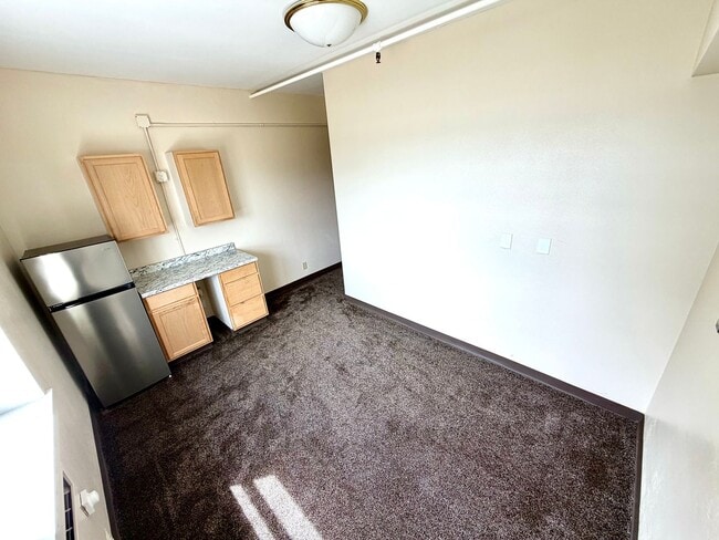 Building Photo - Eagle Crest Village Apartments #321: Studio/1bath – All Utilities & Wi-Fi Included!