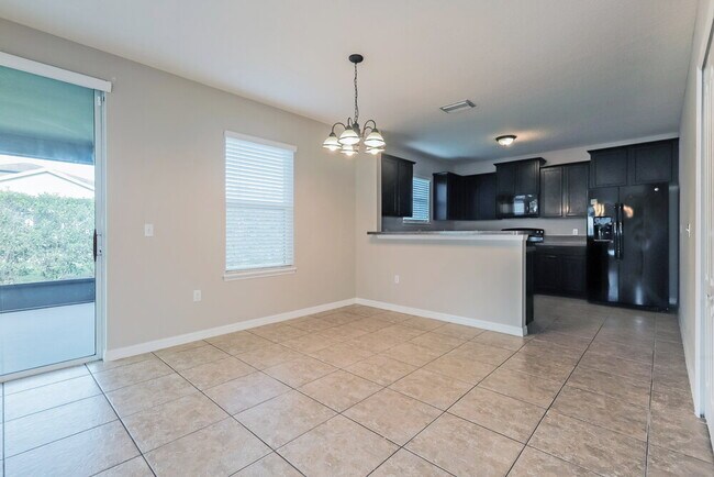 Foto del edificio - 6929 Glenbrook Dr