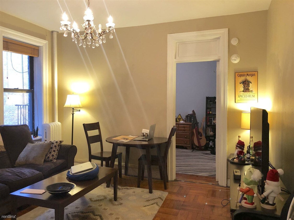 Foto principal - 116 E 83rd St