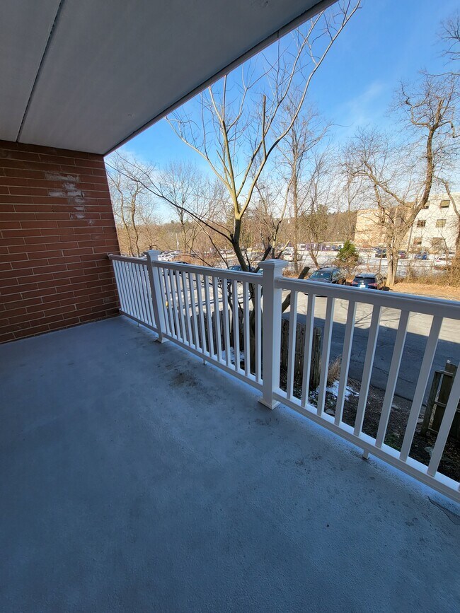 Building Photo - 46 Township Line Rd