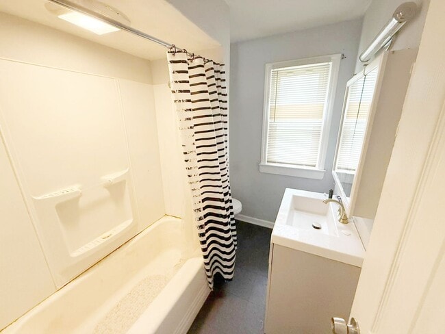 Foto del edificio - 3 BED 2 BATH BEAUTIFUL SINGLE FAMILY HOME