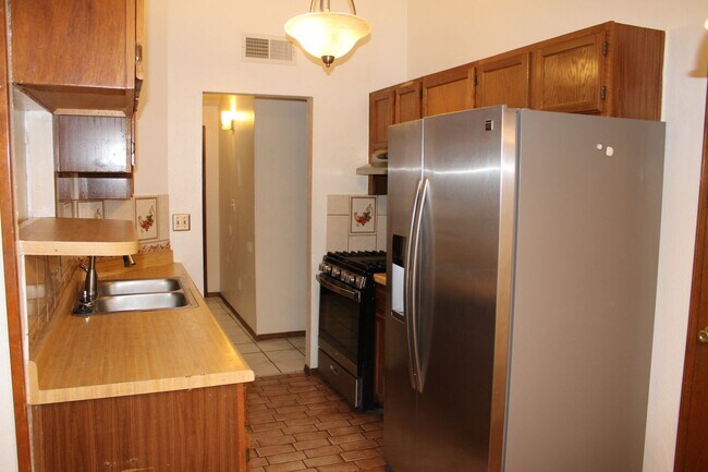 Building Photo - 1740 Sammy Davis Pl