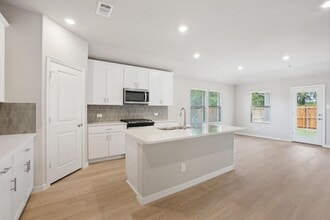 Building Photo - 2204 Dunbar Dr