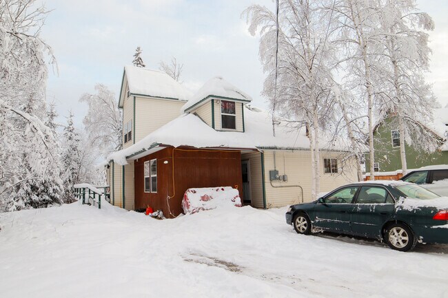 2330 Old Richardson Hwy Unit 3, North Pole, AK 99705 - 2330 Old