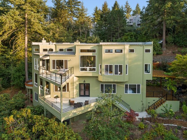 Building Photo - 55 B Eagle Crest Dr