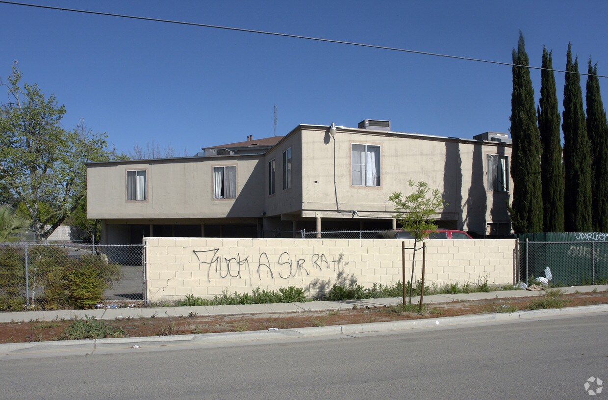 Foto del edificio - 244 N Roosevelt Ave
