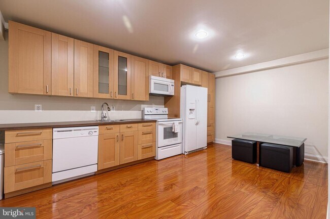 Foto del edificio - 7140 Barry Rd