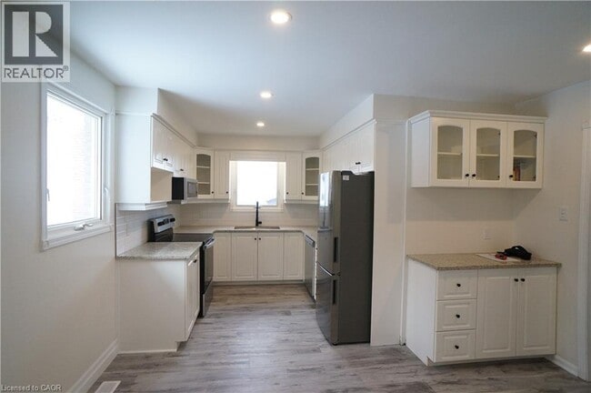 Building Photo - 79 Kortright Rd W