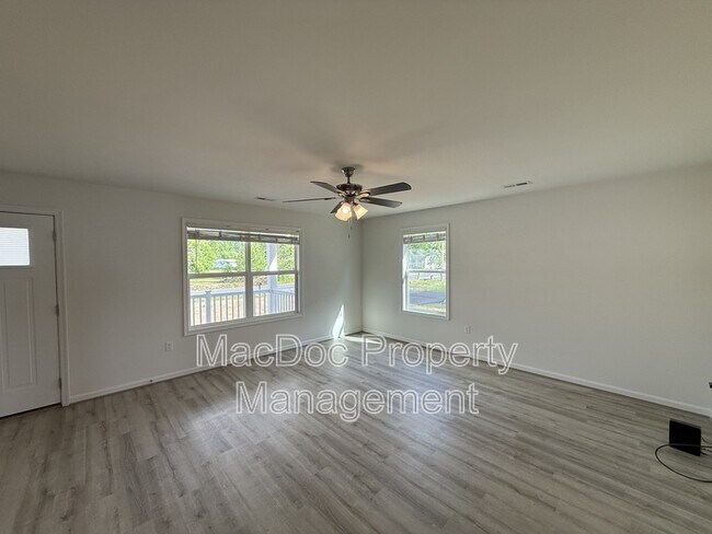 Building Photo - 990 Ebb Tide Dr