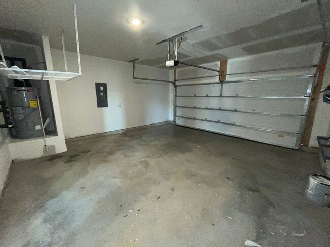 Building Photo - 503 Sandy Holw Dr
