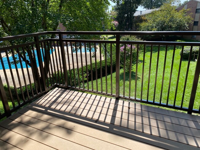 view on the pool from balcont - 7362 Lee Hwy