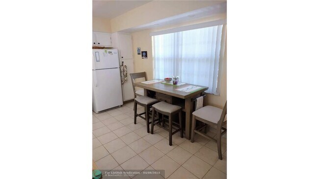 Foto del edificio - 804 Cypress Blvd