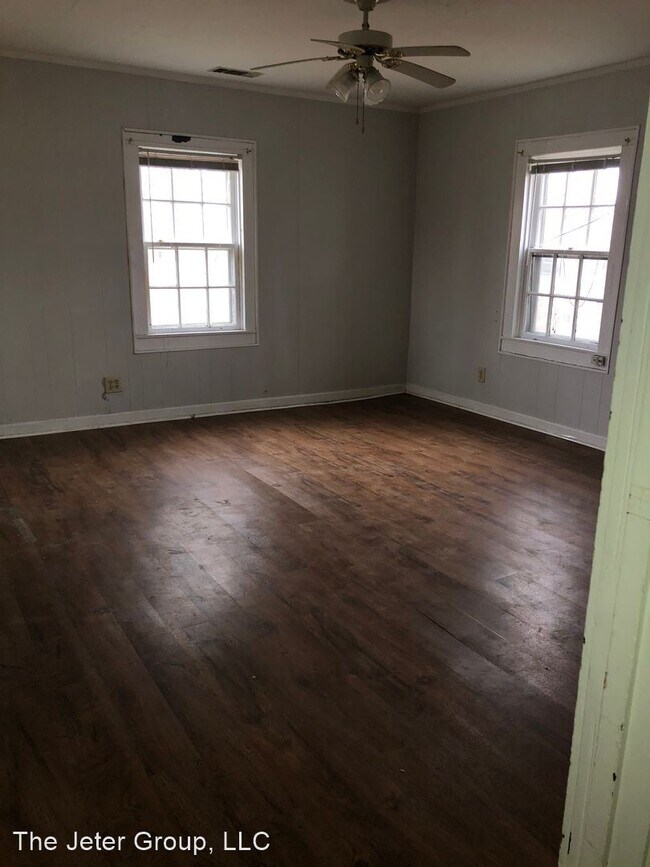 Building Photo - 2 br, 1 bath House - 3925 US HWY 641 S.