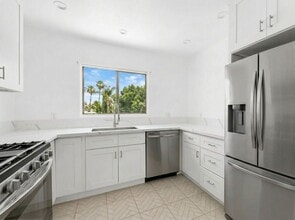 Building Photo - 337 Rexford Dr