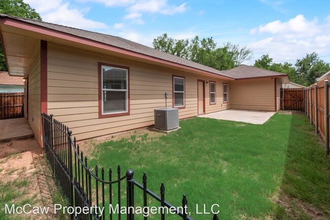 Building Photo - 3 br, 3 bath House - 719 E 6th St