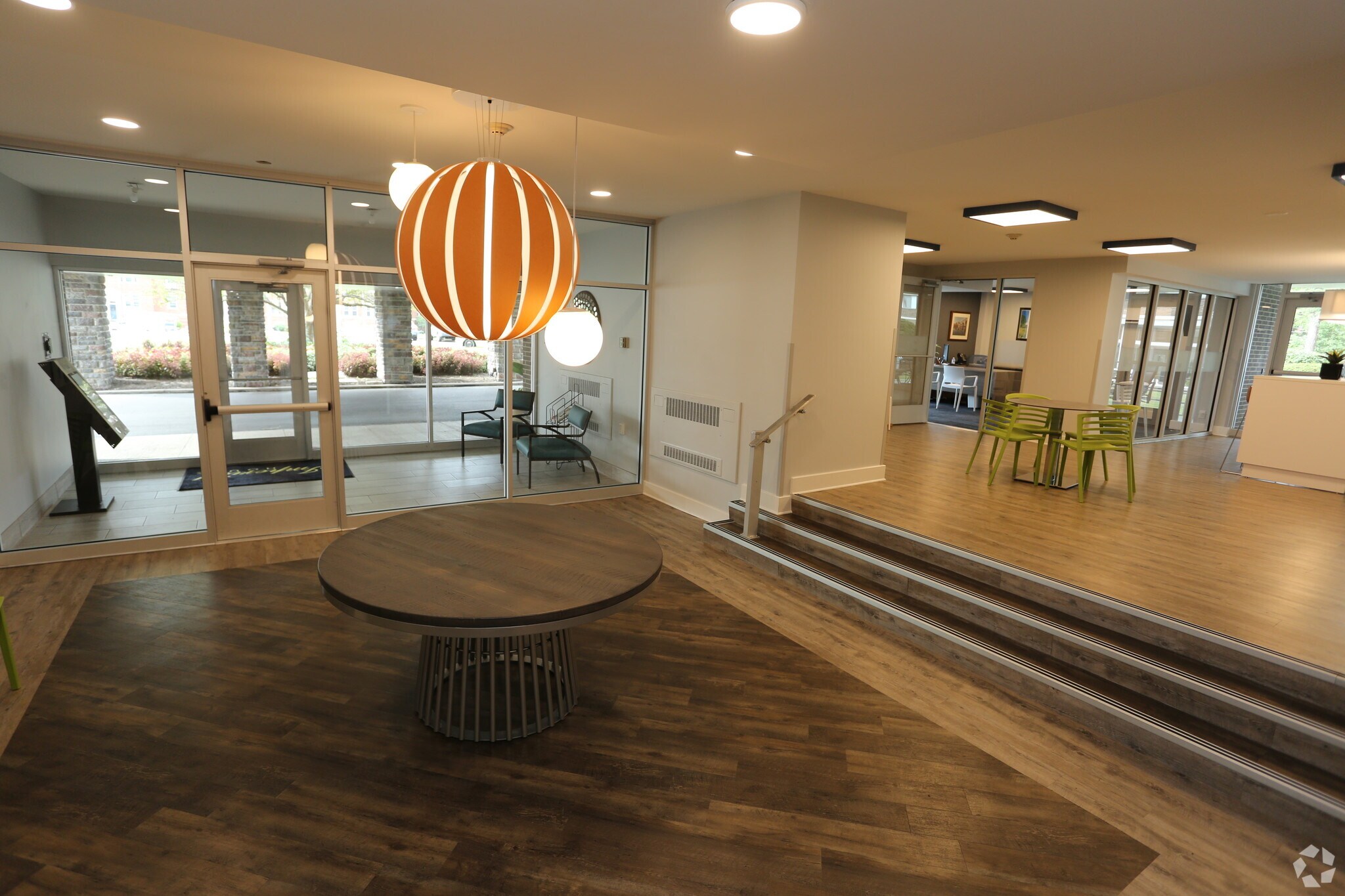 Imperial House Apartments – photo 2