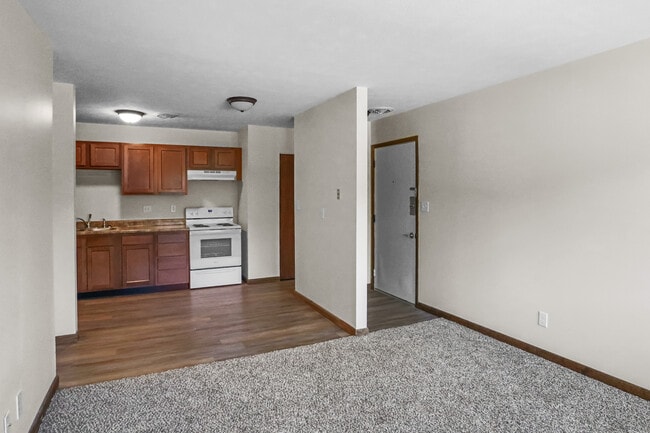 Building Photo - Northway Manor