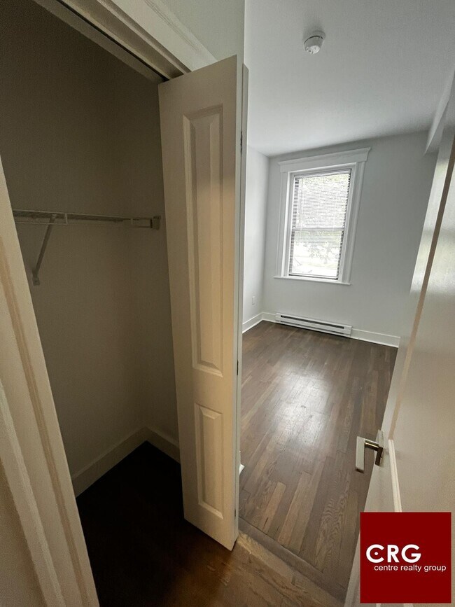 Foto del edificio - 81-83 Park Dr. Unit 1A