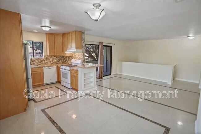 Foto del edificio - 23528 Newhall Ave