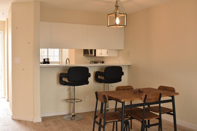 Foto del edificio - 2056 Mesquite Ln
