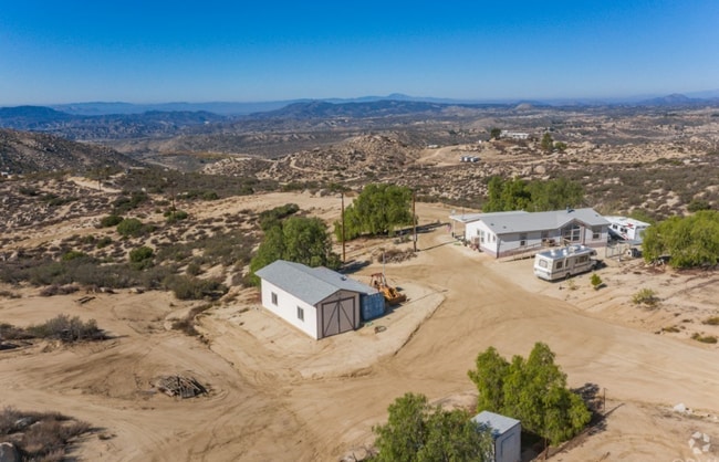 Building Photo - 43845 Golden Hills Dr