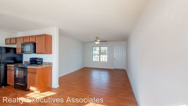 Building Photo - 547 N Knob Creek Rd