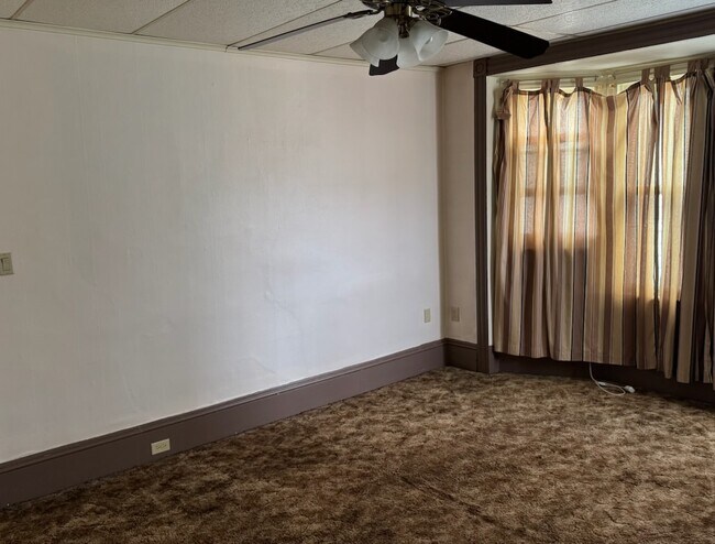 Foto del edificio - 320 N Hyde Park Ave