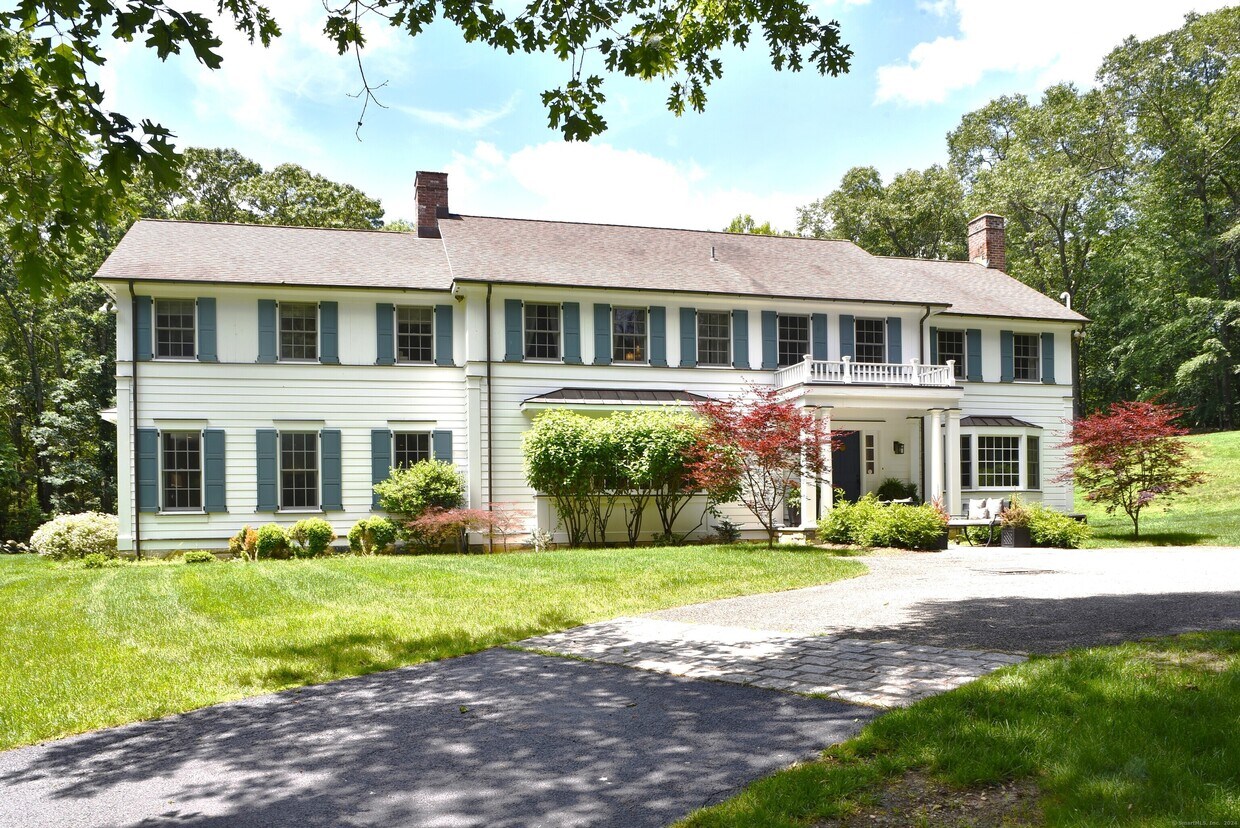 Primary Photo - 51 Squires Ln