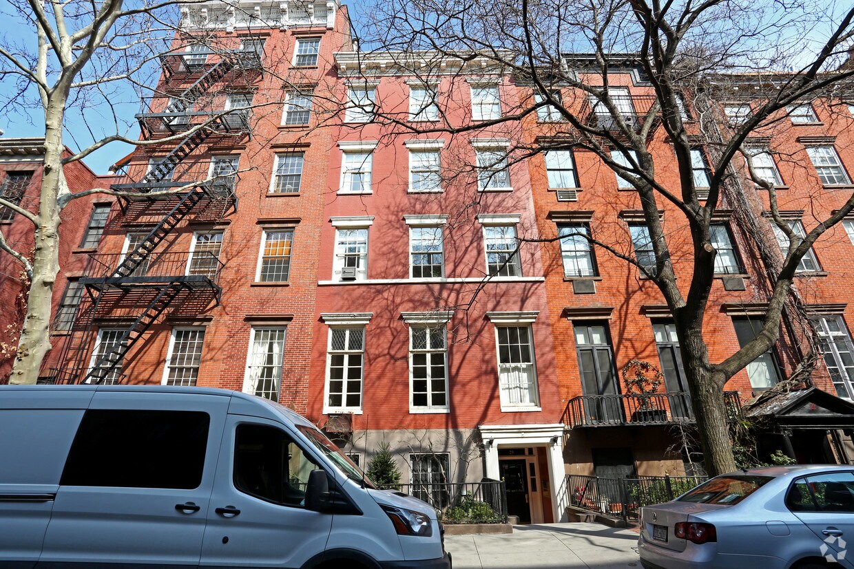 Foto del edificio - 29 W 10th St