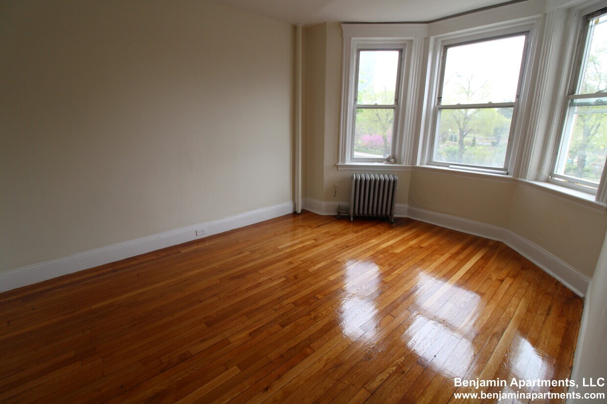 Primary Photo - 450 Boylston St
