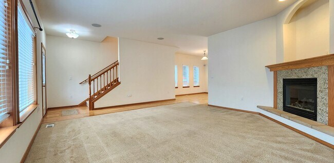 Building Photo - 3 Bedroom Home in Everett