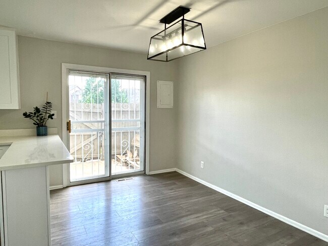 Foto del edificio - 3667 W Union Ave