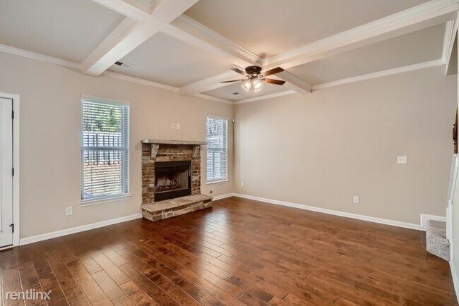 Foto del edificio - 5 br, 3 bath House - 1990 Walking Horse Tr...