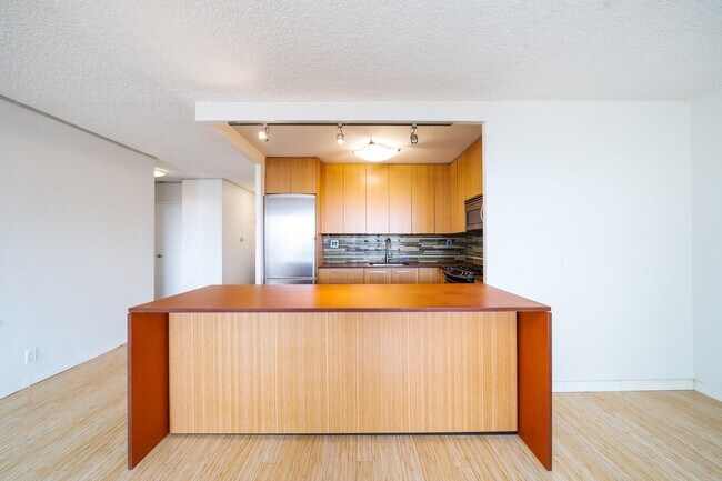 Building Photo - 280 Marin Blvd