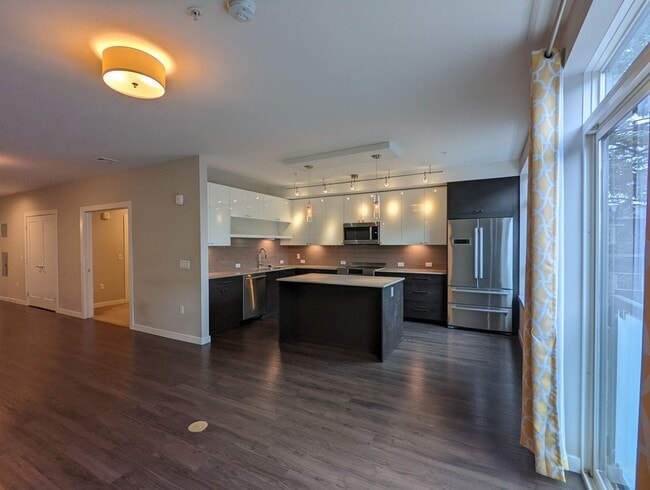 Building Photo - 1 br, 1.5 bath House - 308 N 68th St Unit 203