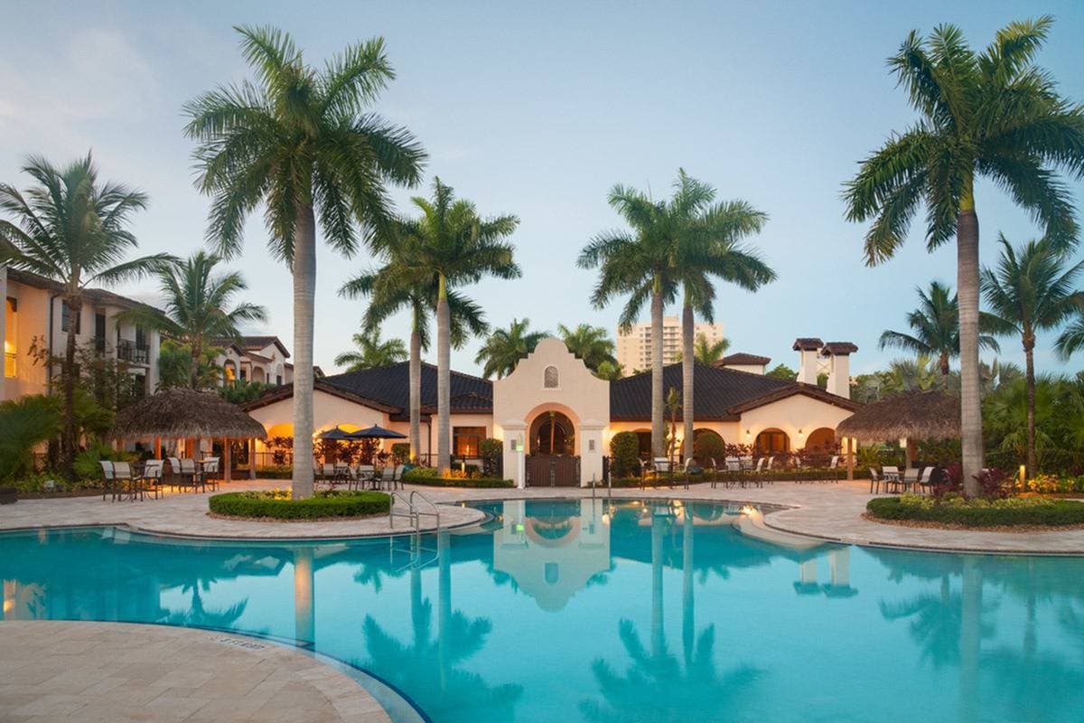 Doral View Apartments 901 NW 97th Ave Miami, FL