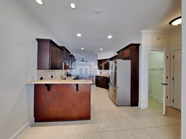 Building Photo - 5305 Cloister Dr