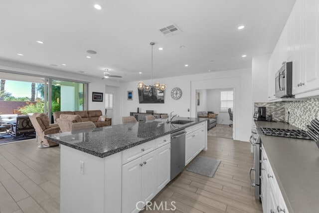 Foto del edificio - 50880 Monterey Cyn Dr