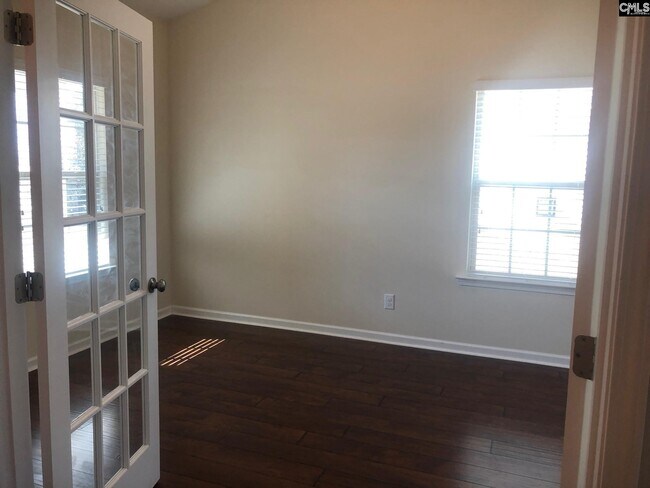 Building Photo - 764 Ruskin Dr