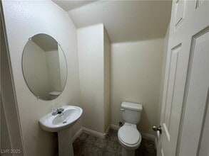 Building Photo - 1033 Pebble Lake St