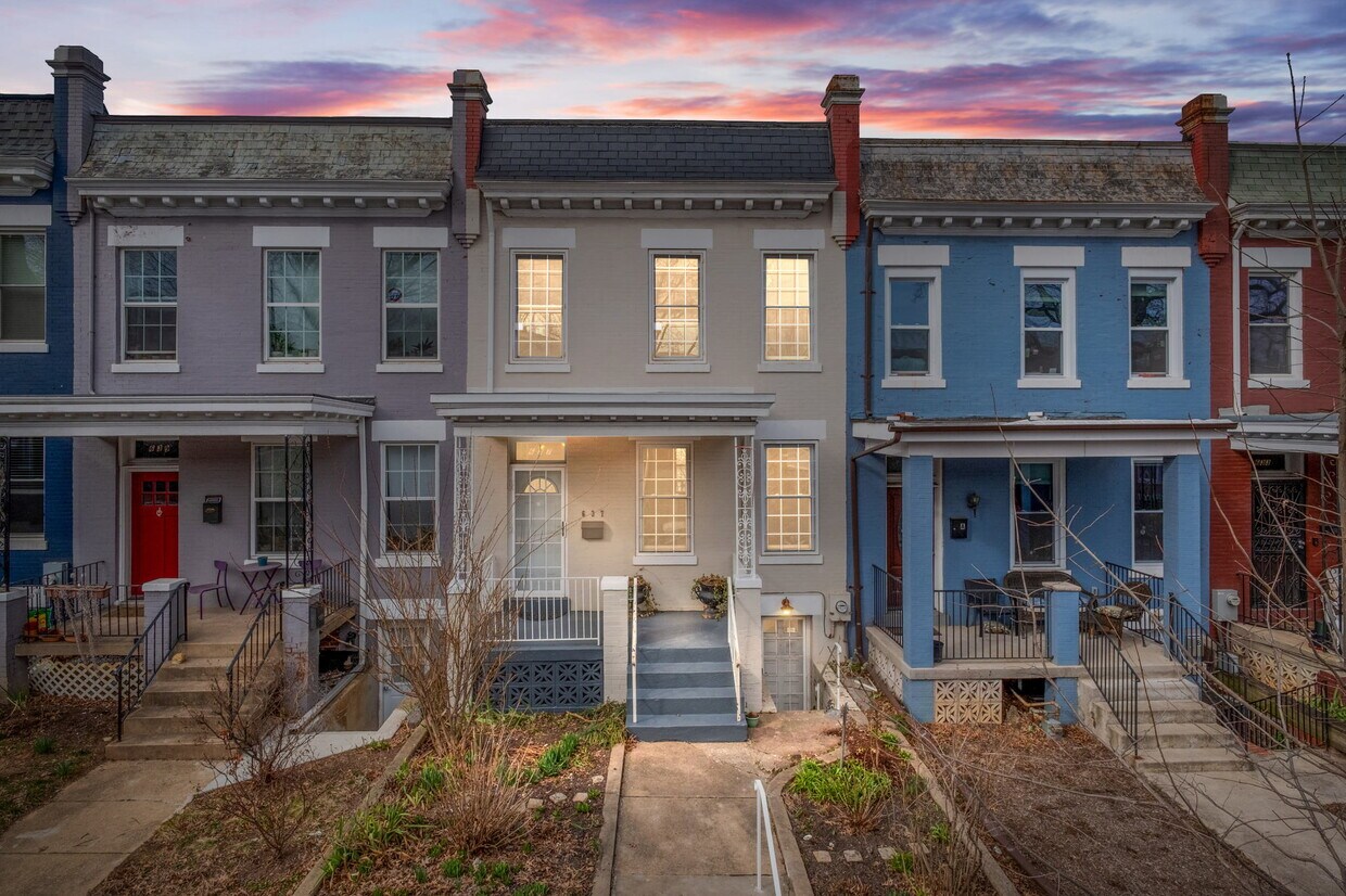 Primary Photo - 637 Kenyon St NW