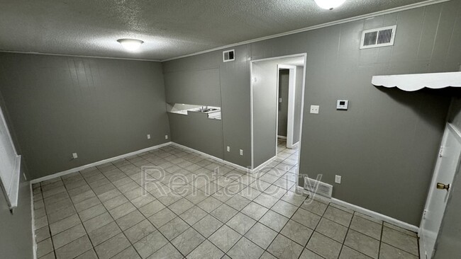 Building Photo - 5594 Apple Blossom Dr