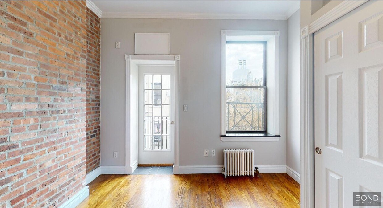 Primary Photo - 252 Mott St