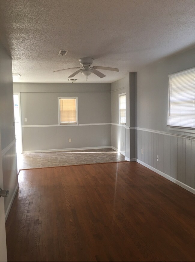 Foto del edificio - 967 Ford Chapel Rd