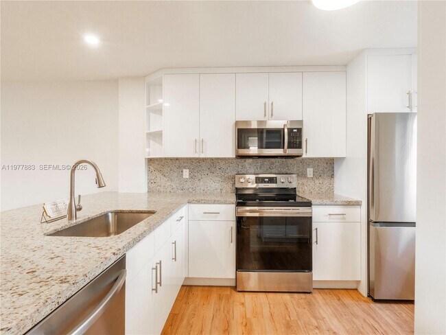 Building Photo - 8329 SW 137th Ave